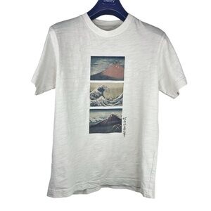 UNIQLO Men’s White Textured T-shirt Traditional Japanese Artwork Graphic Size XS